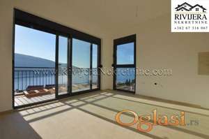 Dvosoban stan sa odlicnim pogledom na more Kumbor Boka Kotorska